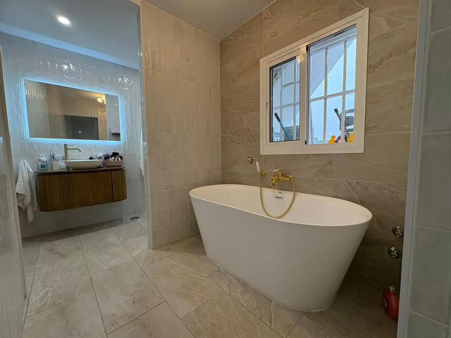 Bathroom of Houses for sale in Algeciras  with Air Conditioner