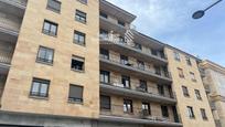 Exterior view of Flat for sale in Salamanca Capital  with Terrace and Balcony