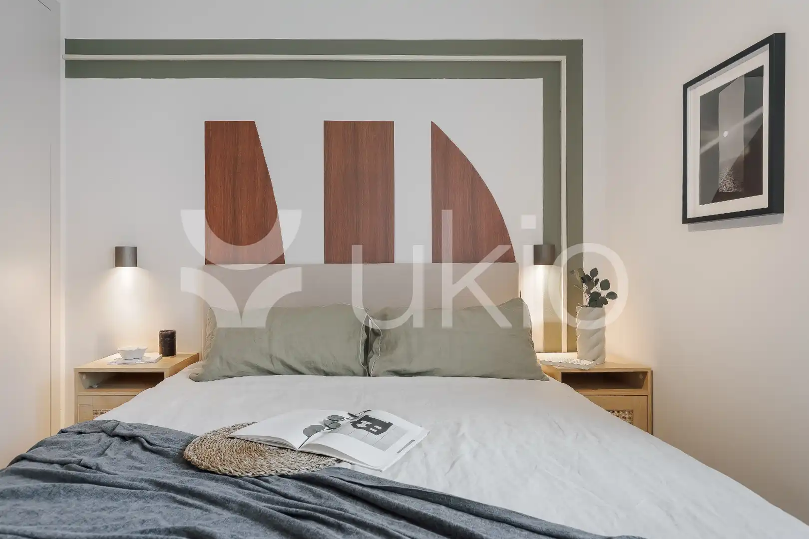 Dormitori de Apartament de lloguer en Madrid amb Aire condicionat, Calefacció i Moblat