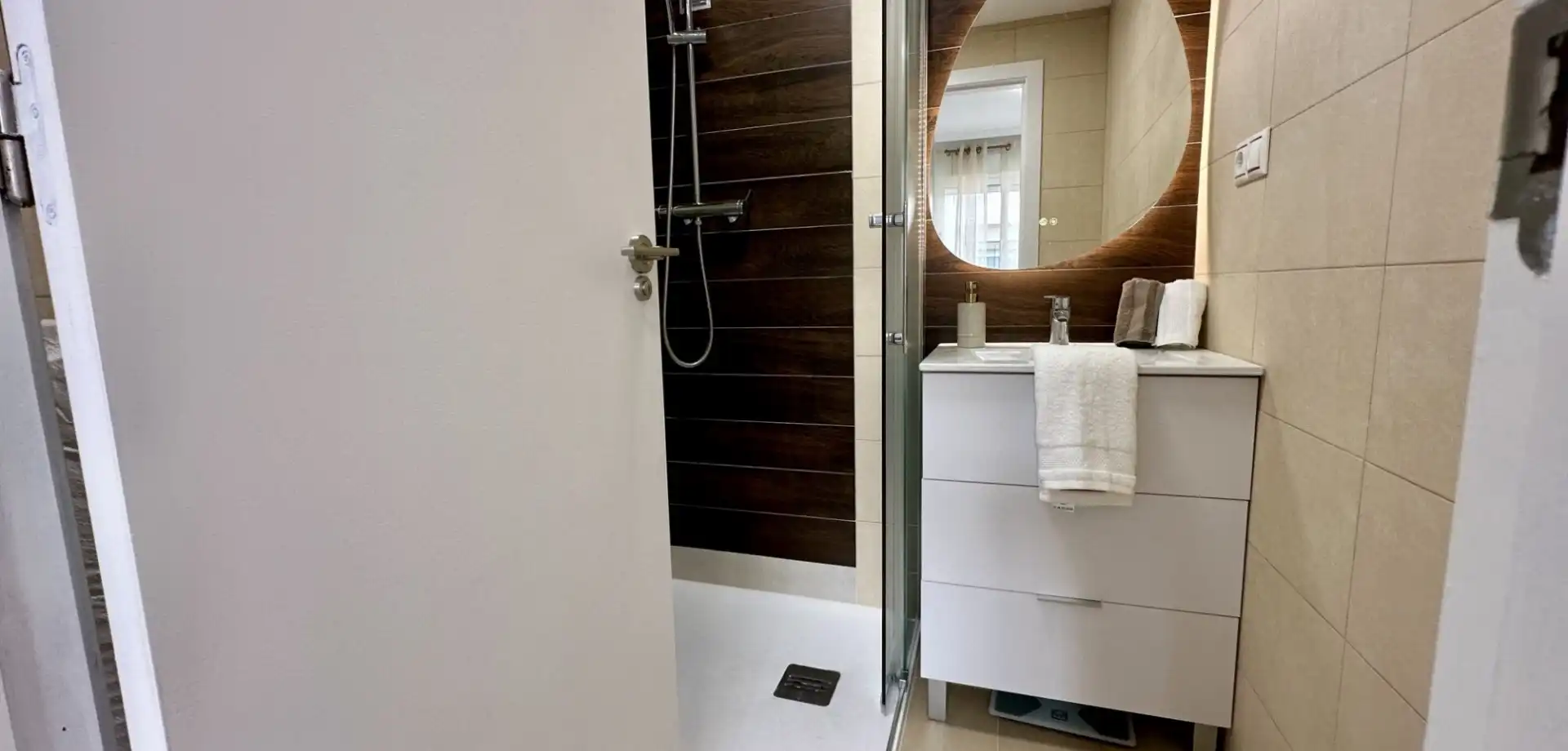 Bany de Apartament en venda en Torrevieja amb Aire condicionat, Terrassa i Moblat