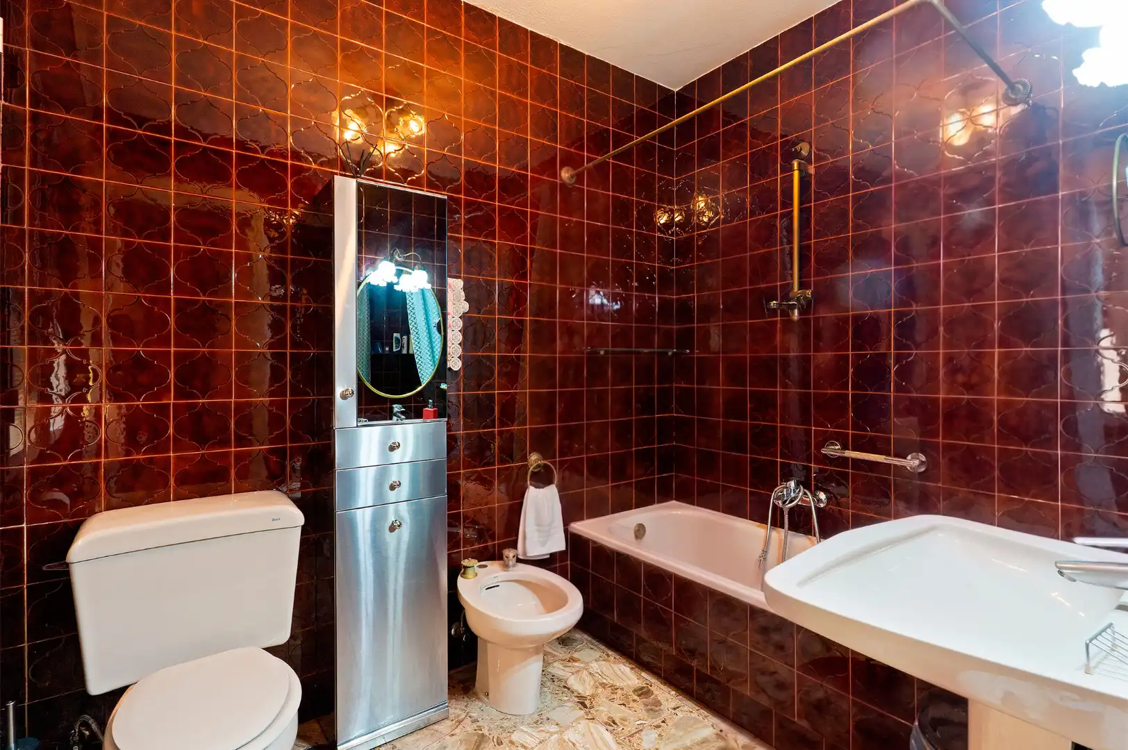 Badezimmer von Wohnung zum Verkauf in Madrid mit Heizung, Parkett und Abstellraum