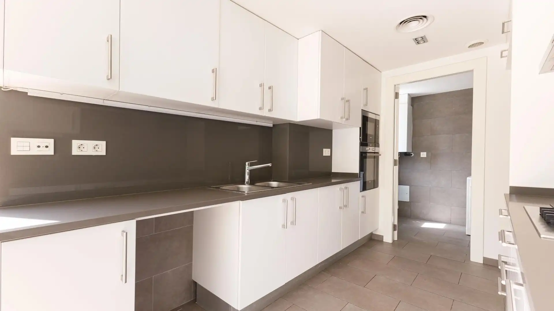 Cocina de Casa o chalet de alquiler en Sabadell con Aire acondicionado, Calefacción y Jardín privado