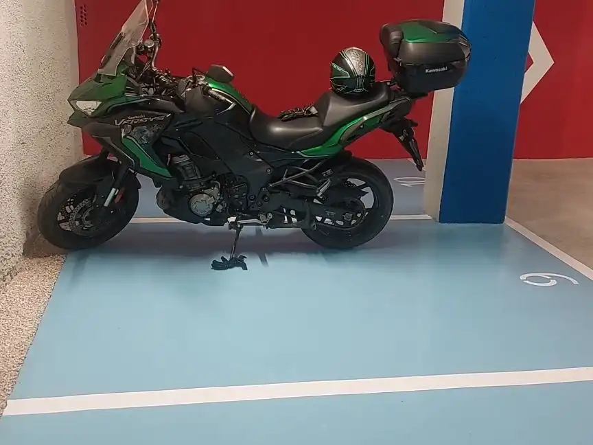 Moto de lloguer a Catedratico Soler 17