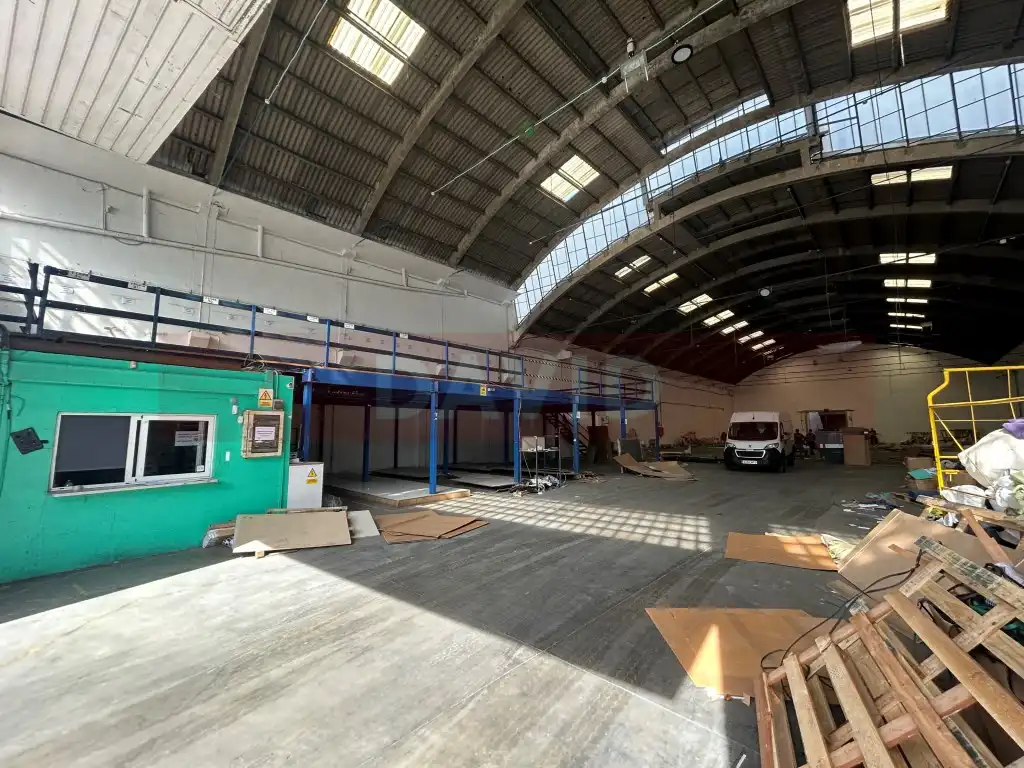 Industrial building for sale in Calle Crom Del, imagen 4