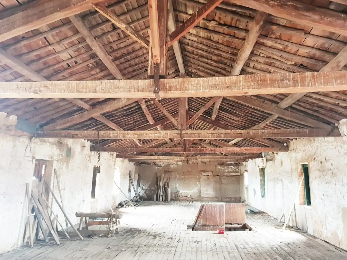 Buildings for sale in Matilla de los Caños del Río