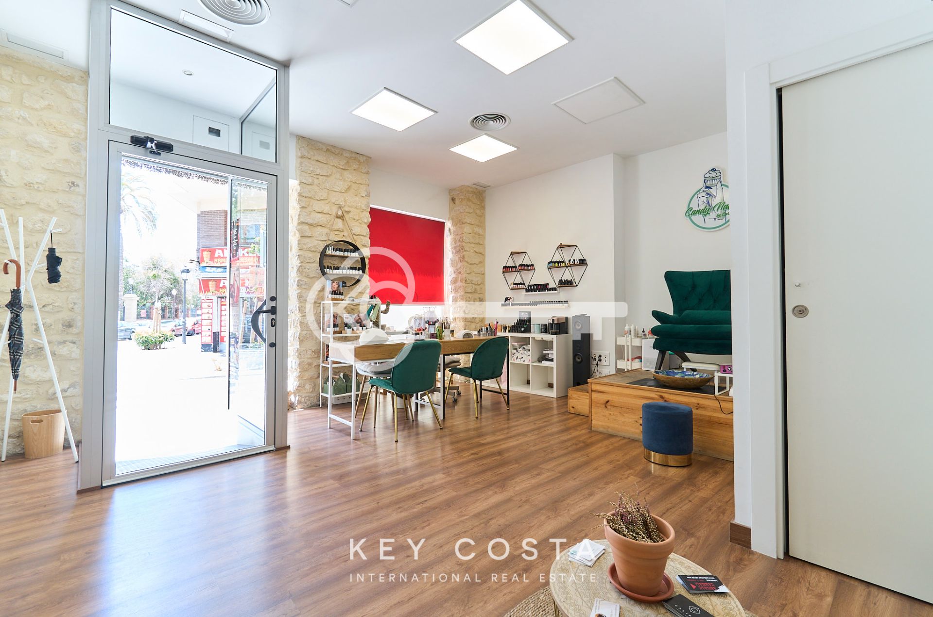 Local en traspaso en Alicante / Alacant con Aire acondicionado y Amueblado