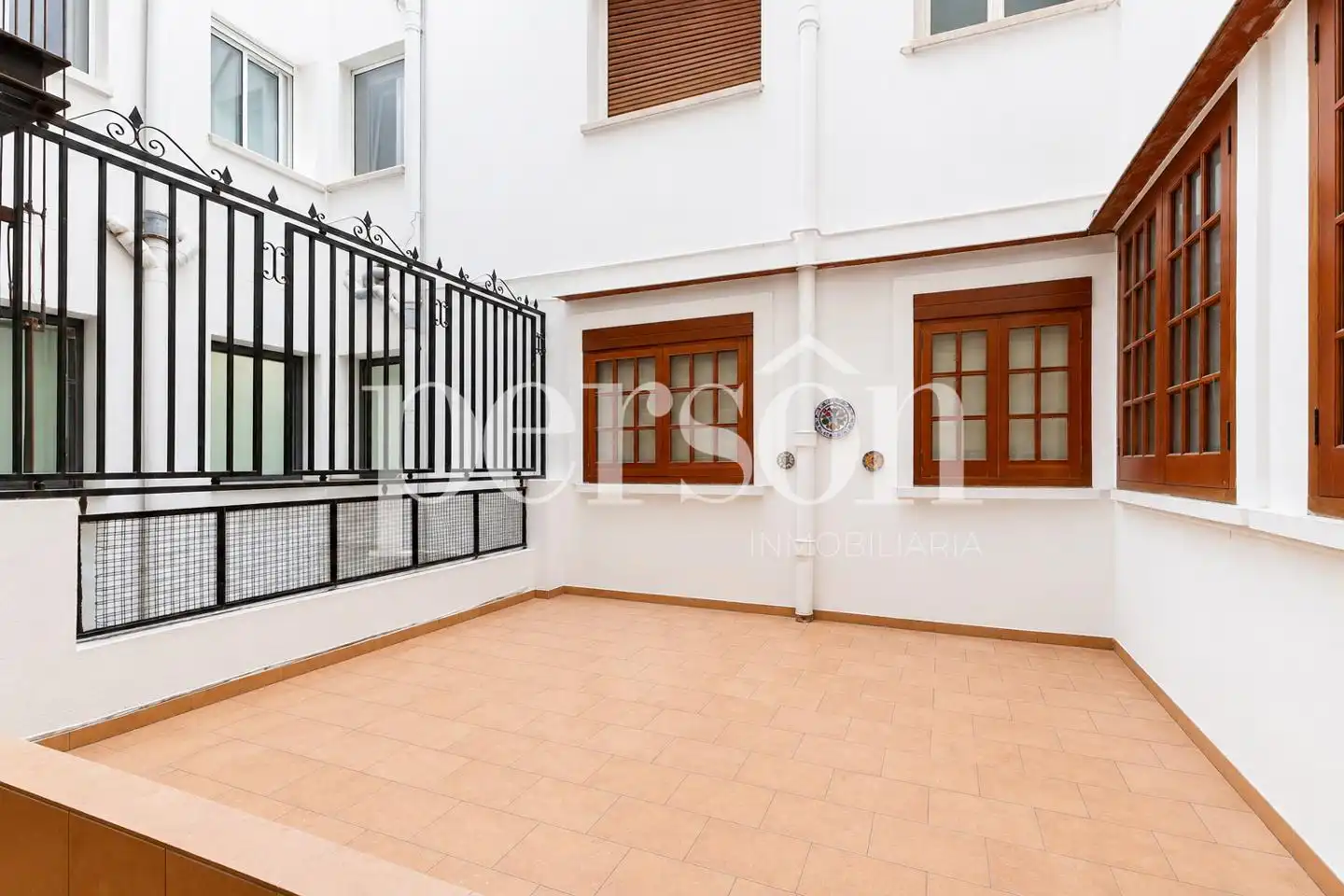 Terrassa de Oficina de lloguer en Valencia amb Aire condicionat