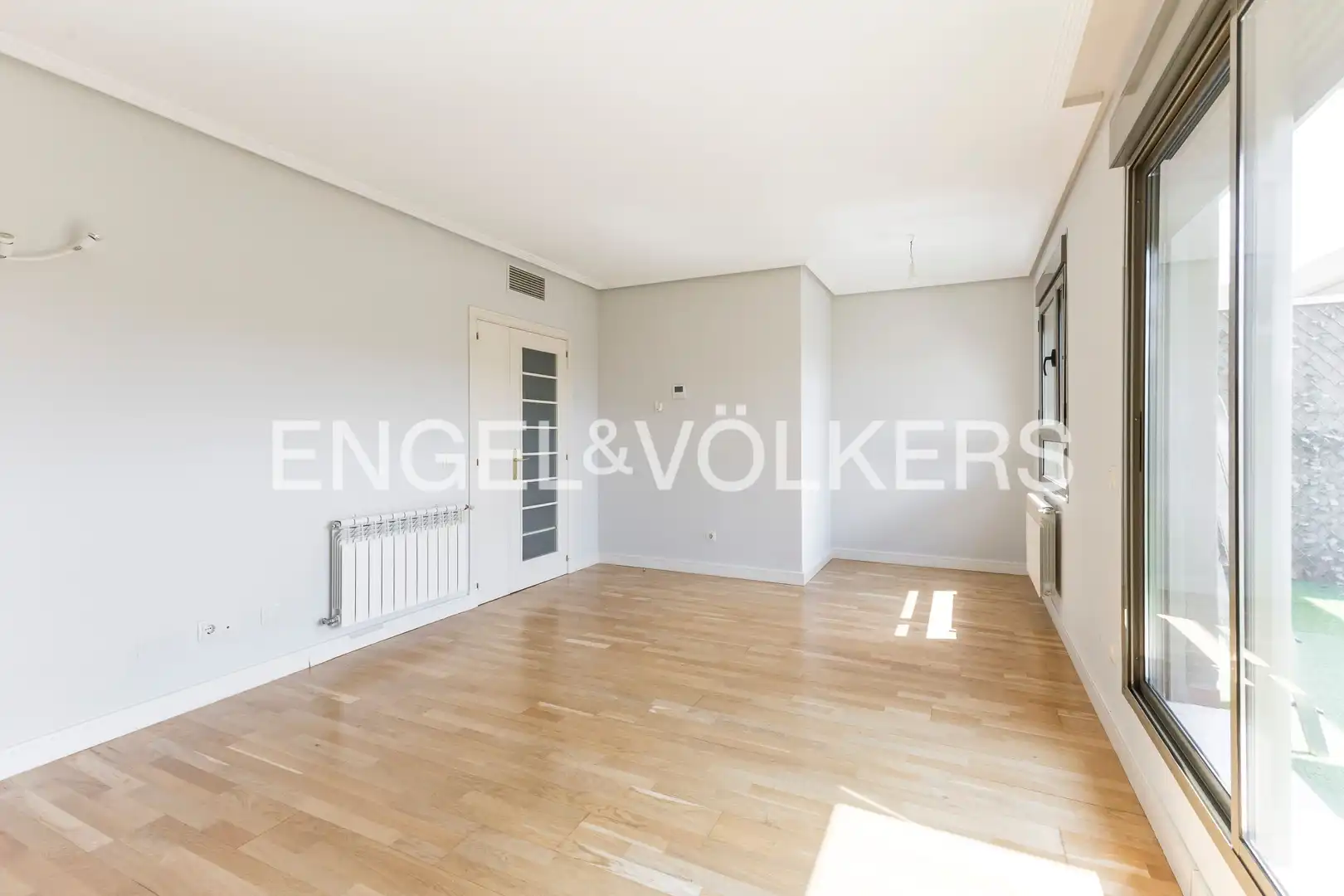 Wohnzimmer von Dachboden zur Miete in Madrid mit Klimaanlage, Heizung und Parkett