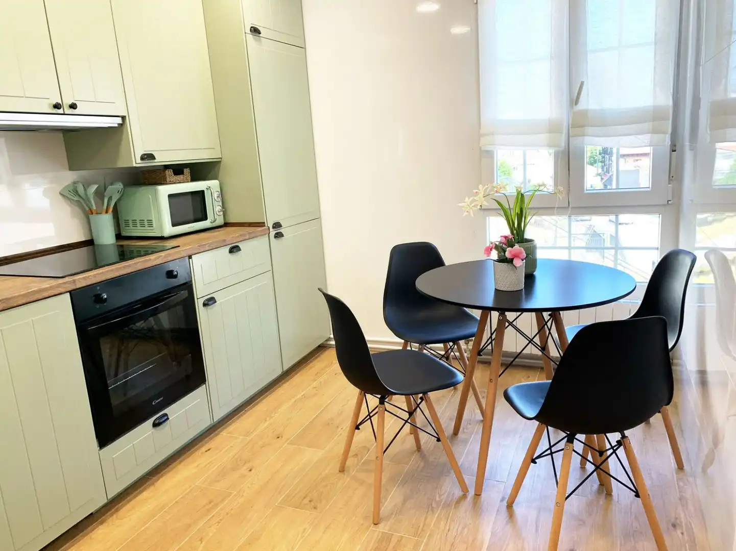 Cocina de Piso de alquiler en Comillas (Cantabria) con Calefacción, Terraza y Amueblado