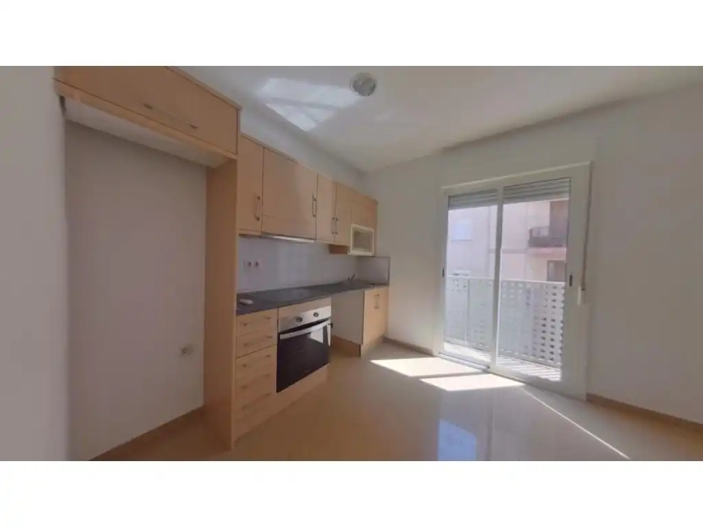 Piso con ascensor en venta en Avenida Estanislau Figueres, imagen 3