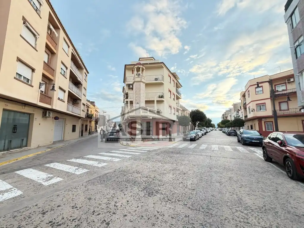 Vista exterior de Local en venta en L'Alcúdia