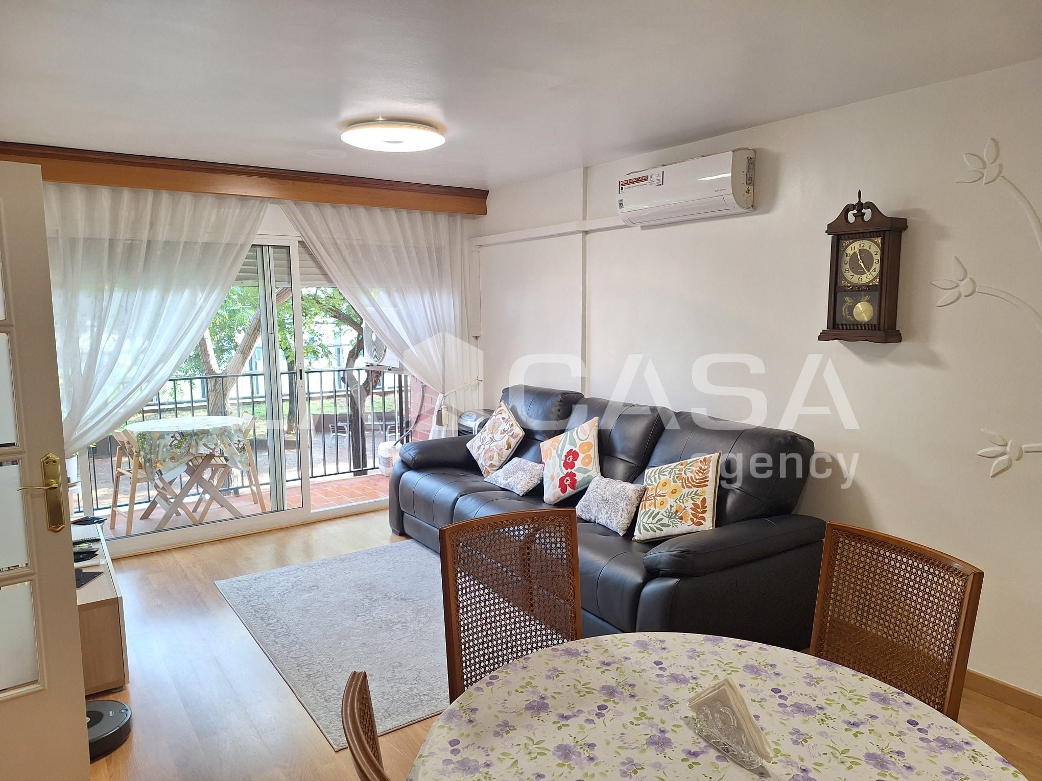 Sala de estar de Piso en venta en  Barcelona Capital con Balcón