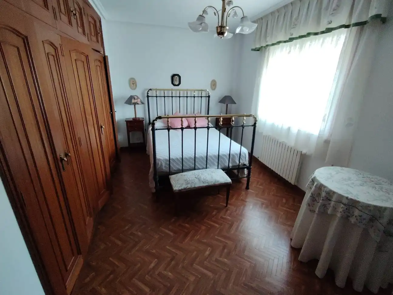 Habitación de Casa o chalet de alquiler en Oleiros con Calefacción, Jardín privado y Parquet