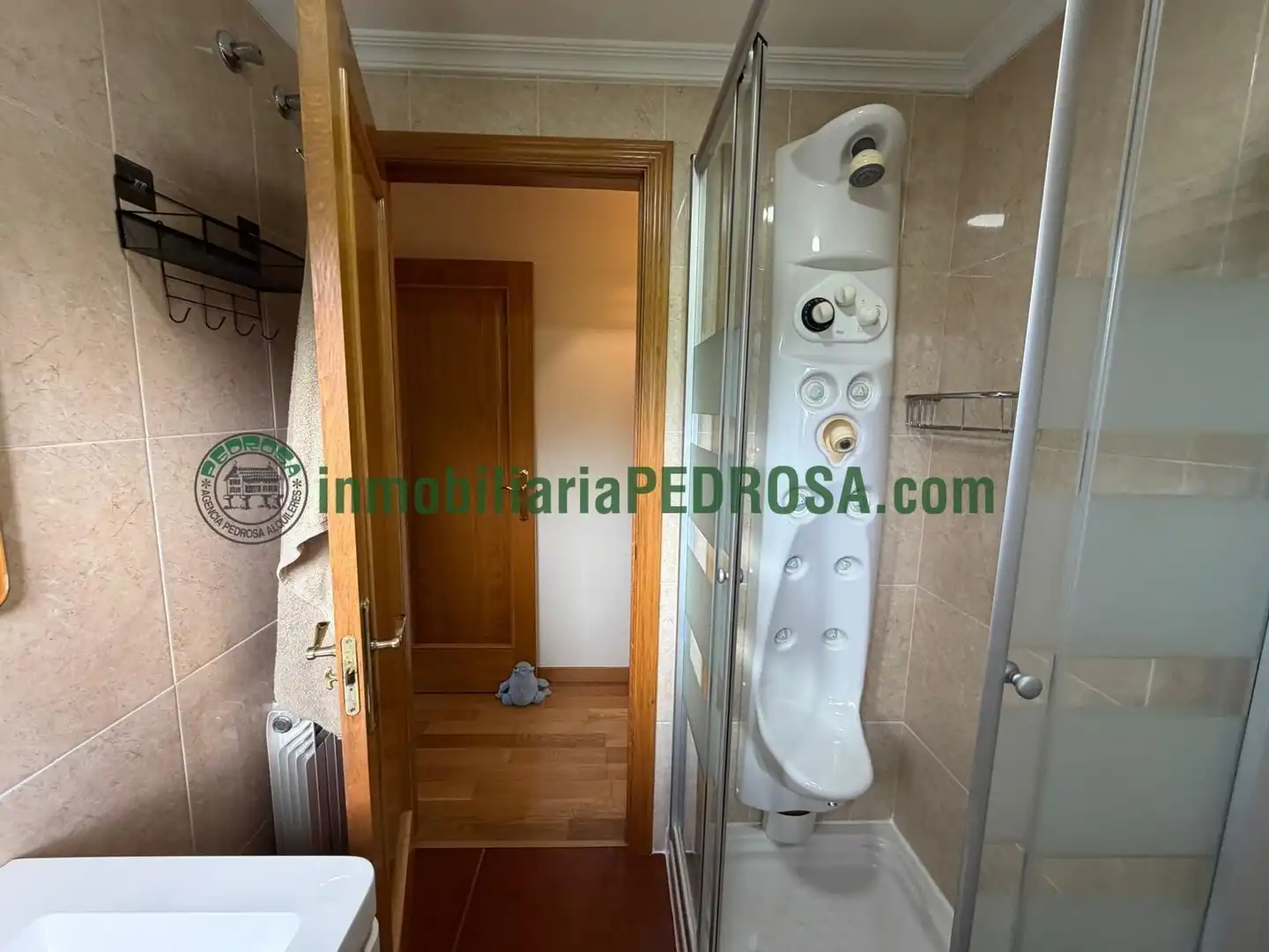 Badezimmer von Wohnung zur Miete in Poio mit Heizung, Abstellraum und Möbliert