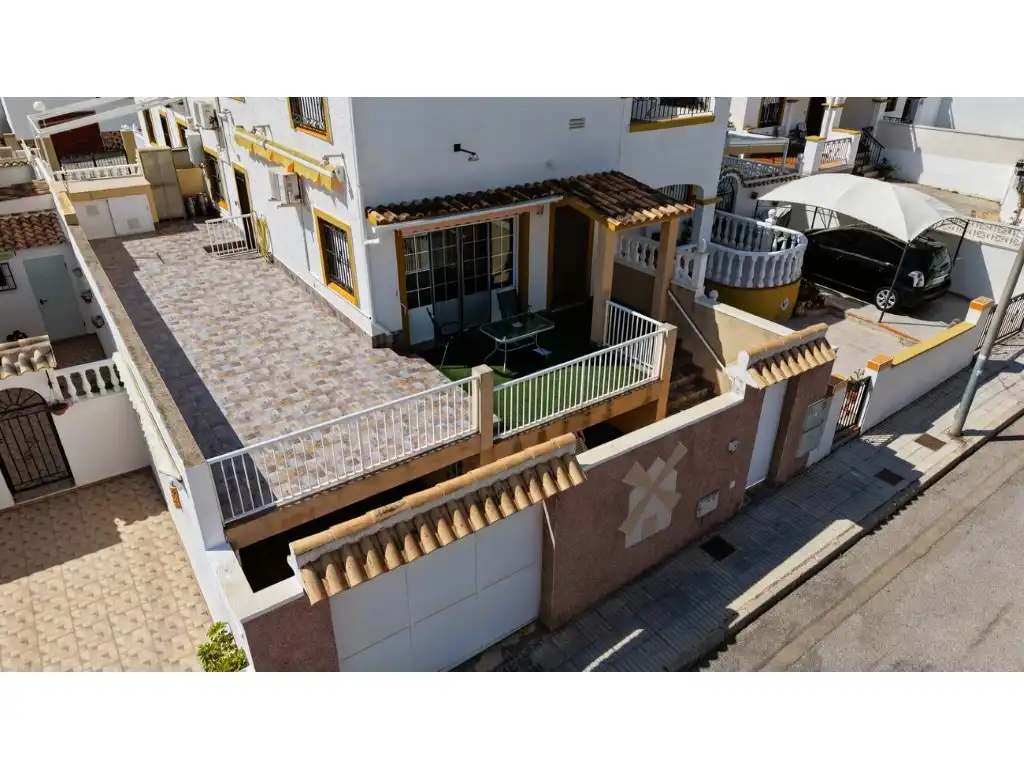 Adossat amb jardí en venda a Calle Lagunas de Ruidera, imagen 32