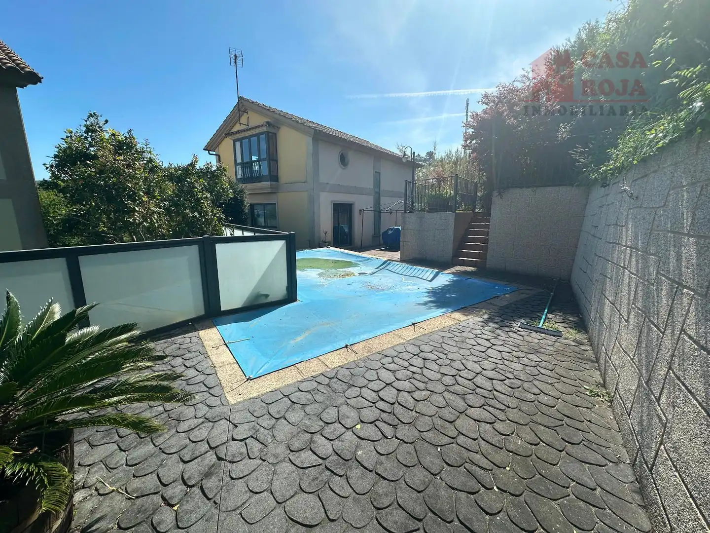Piscina de Casa o xalet en venda en Cangas  amb Calefacció, Terrassa i Traster