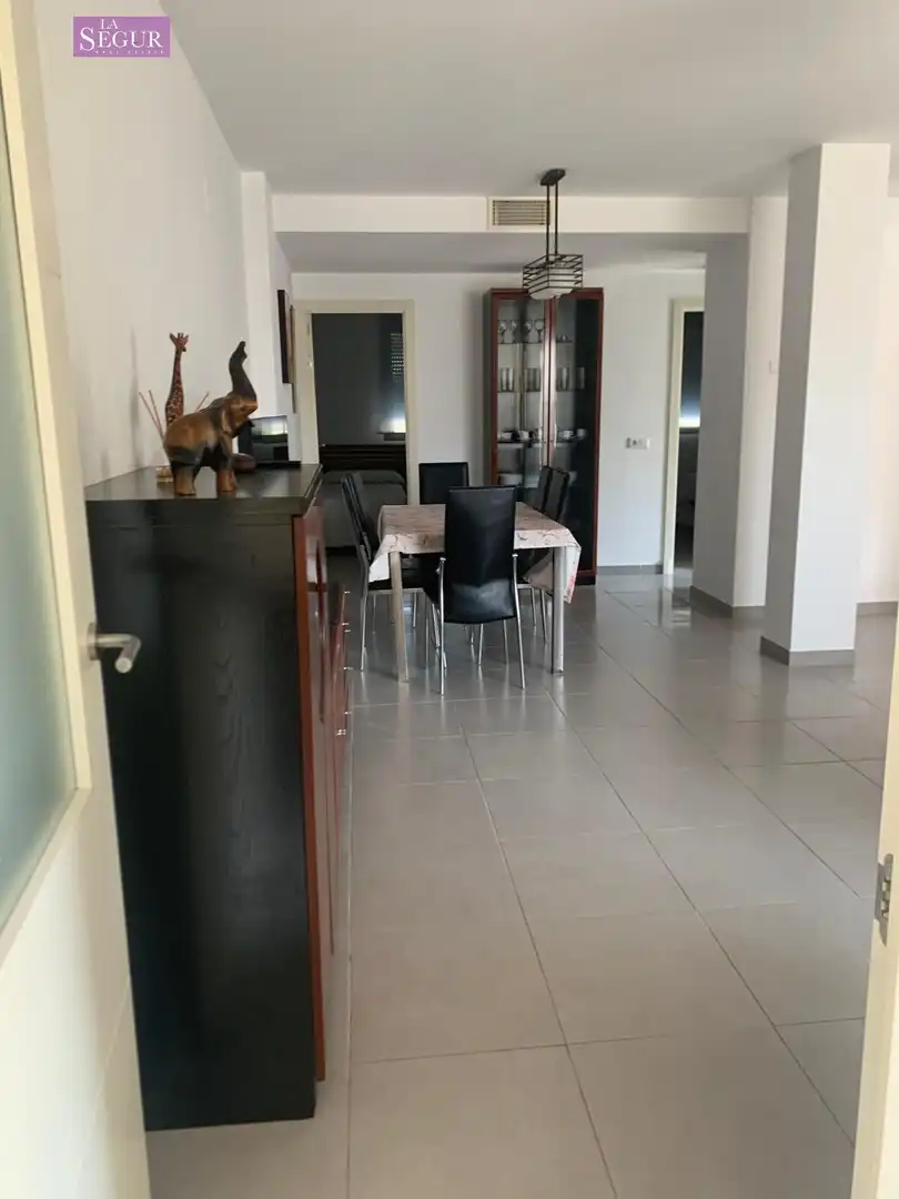 Menjador de Pis en venda en Conil de la Frontera amb Terrassa i Balcó
