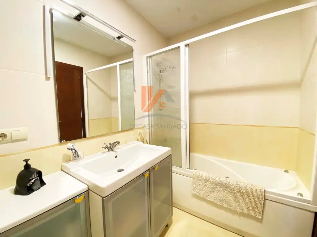 Baño de Casa o chalet en venta en Teo con Jardín privado, Terraza y Piscina