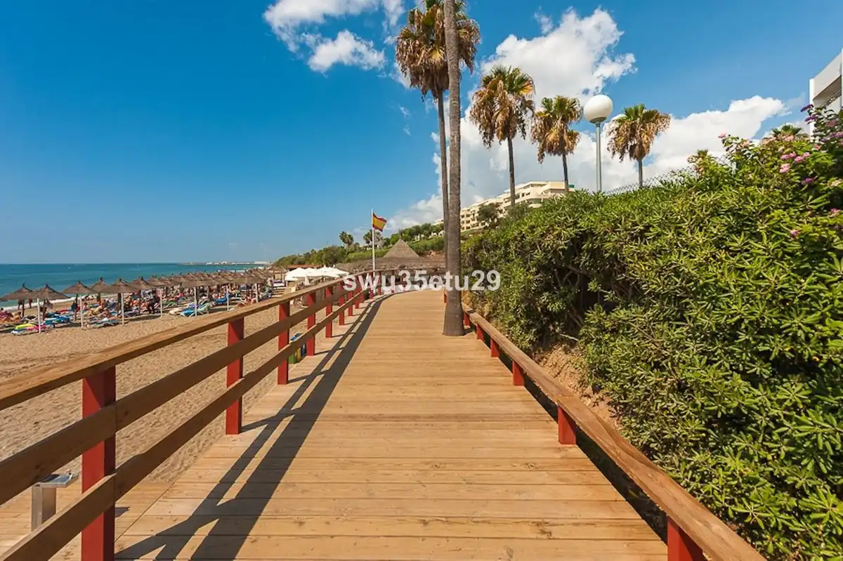 Apartamento con piscina en venta en Calahonda, imagen 6