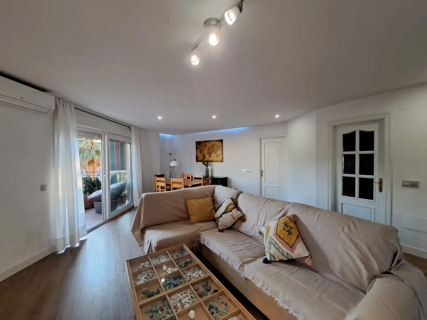 Living room of Flat for rent in Algeciras  with Air Conditioner, Furnished and Pets allowed