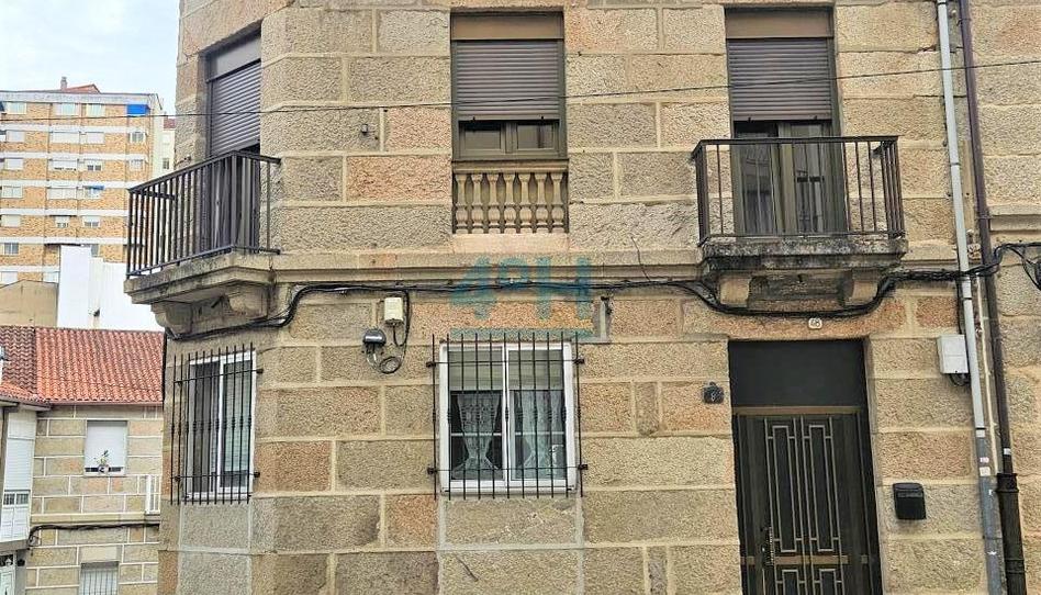 Foto 1 de Edifici en venda a A Carballeira, Ourense