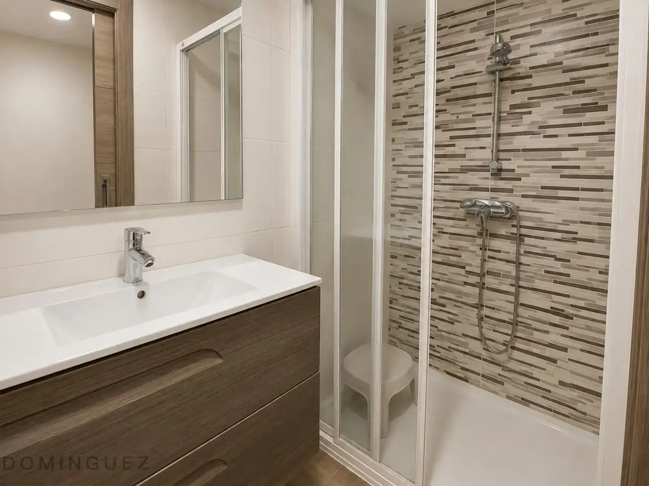 Baño de Planta baja en venta en Vigo  con Calefacción y Amueblado