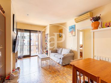 Appartamento con balcone in vendita a Carrer de Santaló