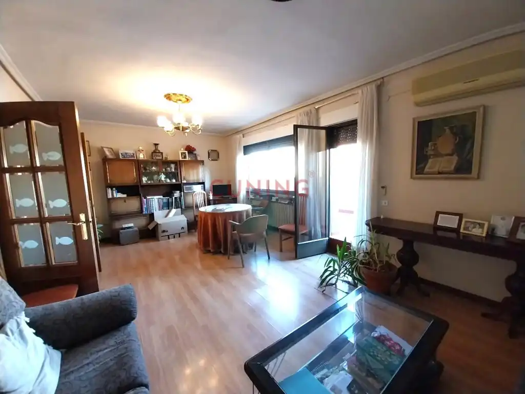 Sala de estar de Ático en venta en Cáceres
