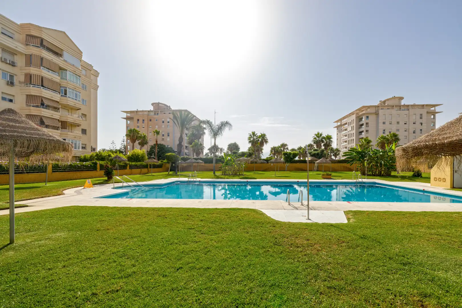 Swimming pool of Flat for sale in Málaga  with Air Conditioner, Heating and Terrace