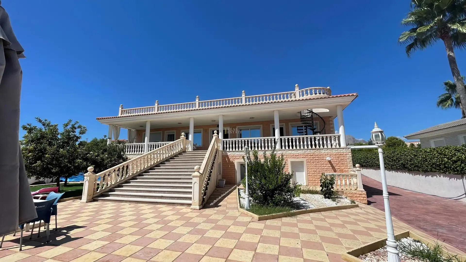 Casa amb terrassa en venda a Carrer Gabrera