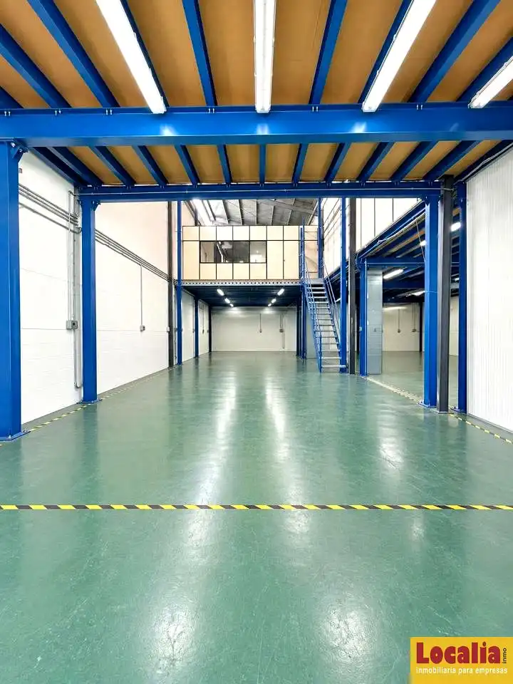 Industriegebäude zum Verkauf in Urbanización Este - Montepríncipe, imagen 4
