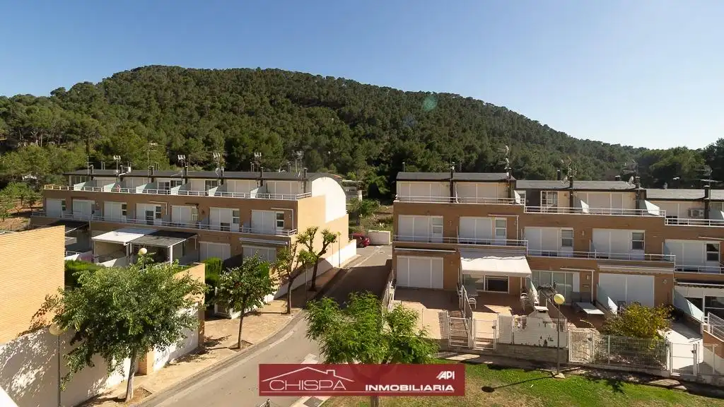 Außenansicht von Einfamilien-Reihenhaus zur Miete in Náquera mit Heizung, Privatgarten und Terrasse