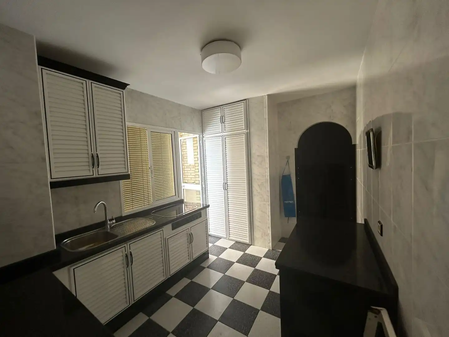 Küche von Wohnung zum Verkauf in Córdoba mit Terrasse, Abstellraum und Balkon