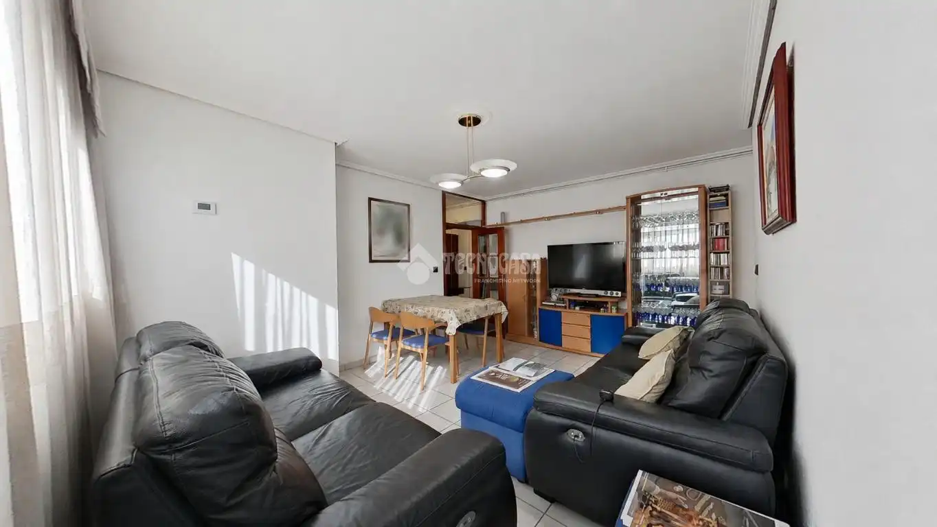 Living room of Flat for sale in Badia del Vallès  with Air Conditioner, Storage room and Balcony