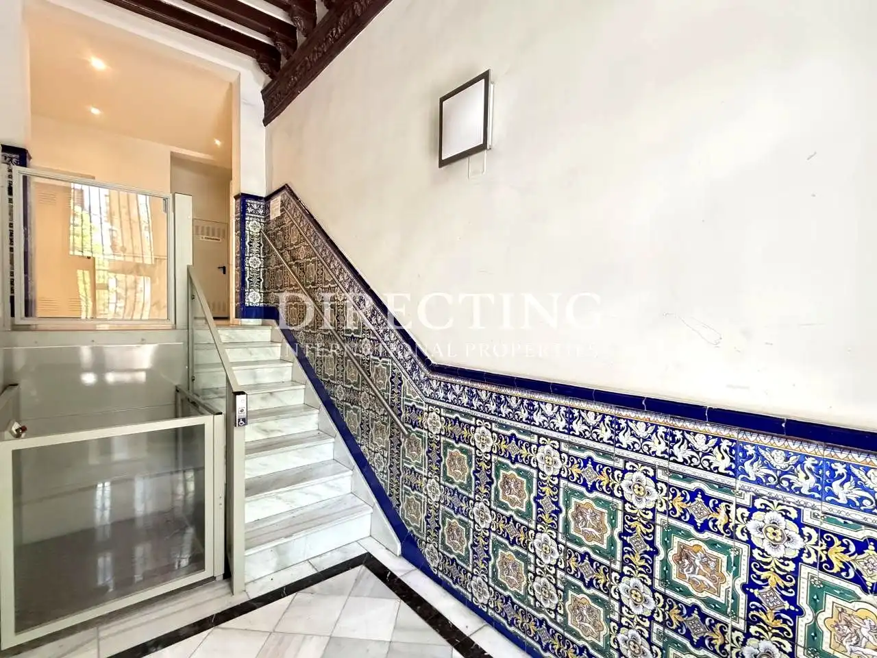 Vista exterior de Piso en venta en Madrid con Calefacción