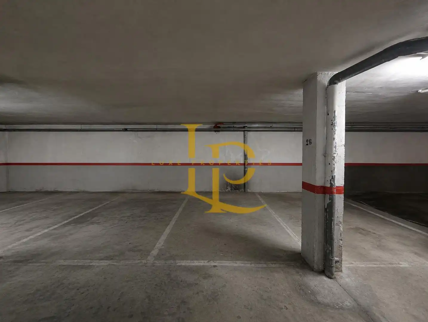Parking de Piso en venta en San Lorenzo de El Escorial con Calefacción, Jardín privado y Horno