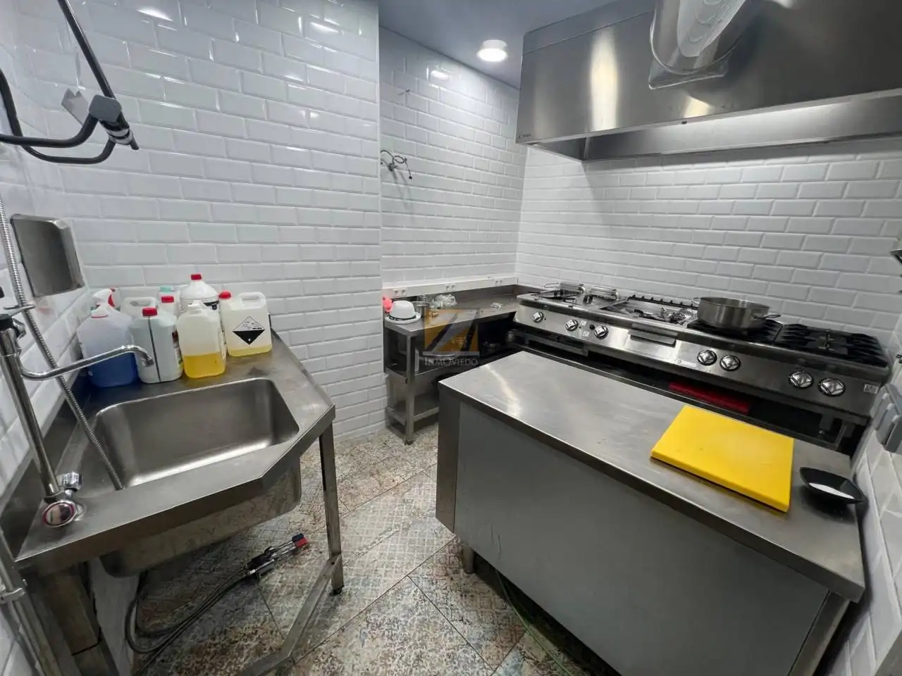 Cocina de Local en venta en Oviedo  con Aire acondicionado y Alarma