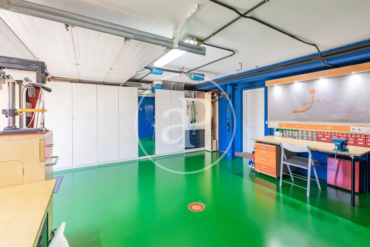 Houses for sale in Madrid  with Air Conditioner, Heating and Private garden