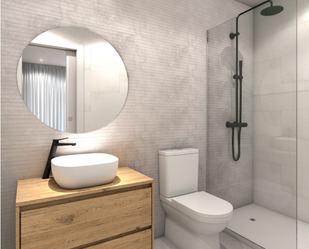 Bathroom of Apartment for sale in  Lleida Capital  with Air Conditioner, Heating and Parquet flooring