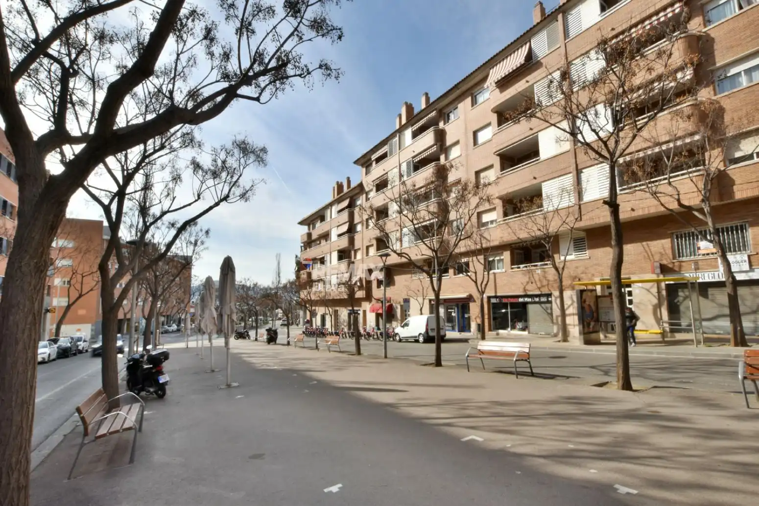 Vista exterior de Local en venda en Sant Feliu de Llobregat