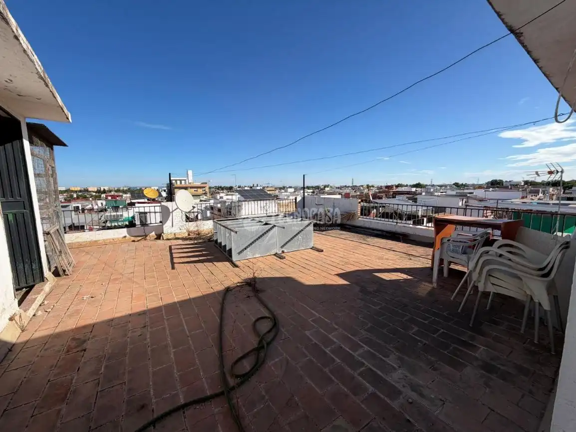 Terrassa de Casa o xalet en venda en Sevilla amb Aire condicionat i Balcó
