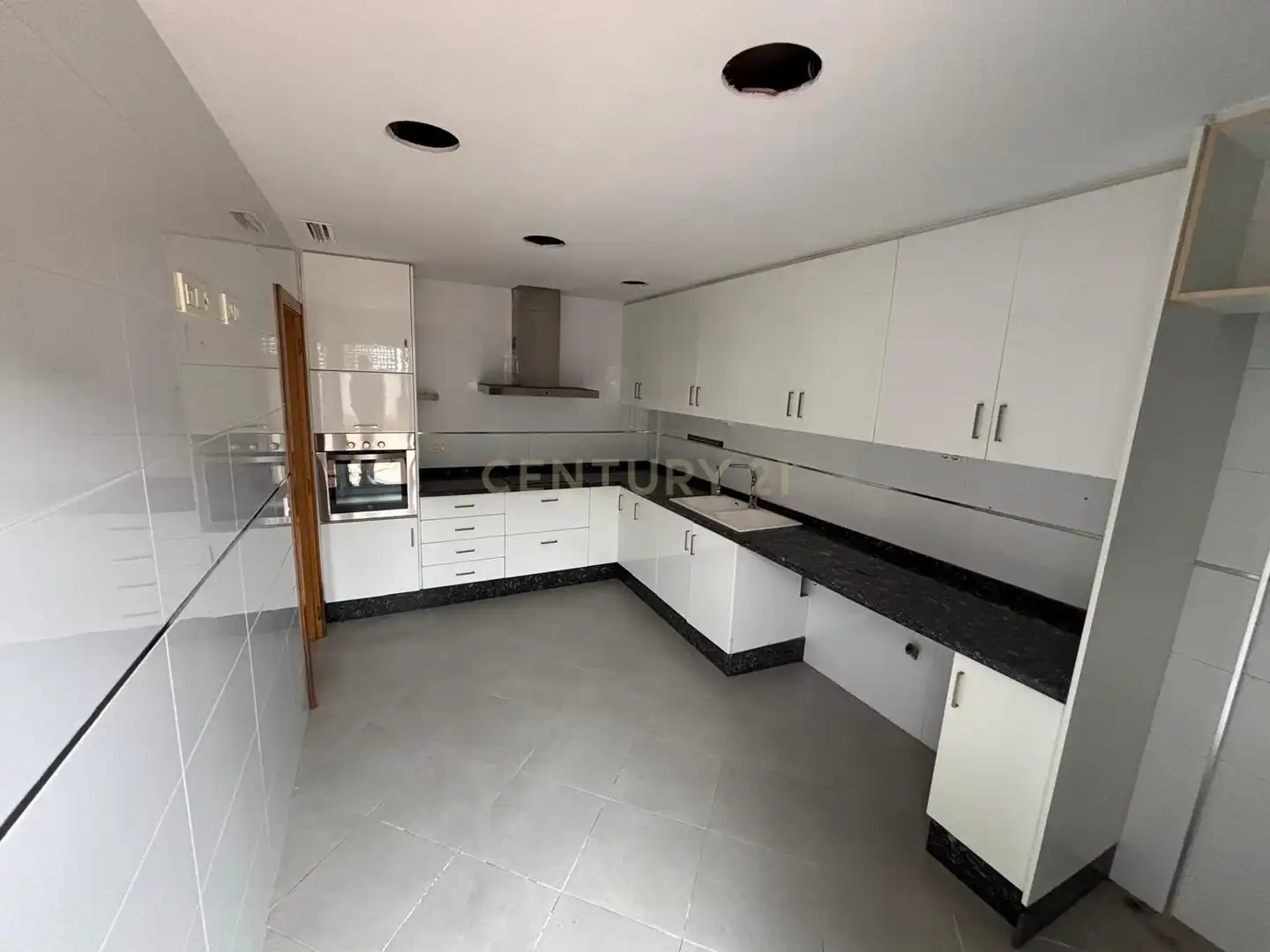 Cuina de Apartament en venda en Valencia amb Aire condicionat, Traster i Forn