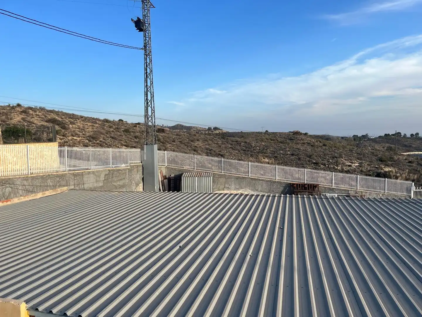 Vista exterior de Nave industrial en venta en Elche / Elx