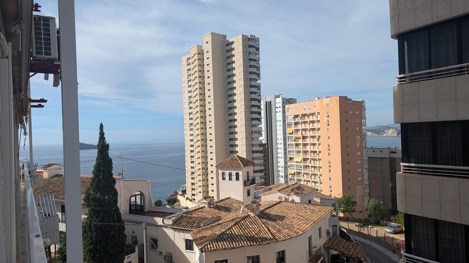 Vista exterior de Apartamento en venta en Benidorm con Terraza y Piscina comunitaria