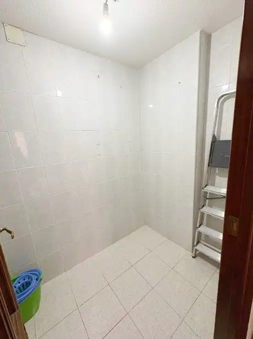 Badezimmer von Wohnung zum Verkauf in Salamanca mit Heizung, Parkett und Terrasse