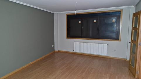 Foto 4 de Casa adosada en venda a Barbadás, Ourense