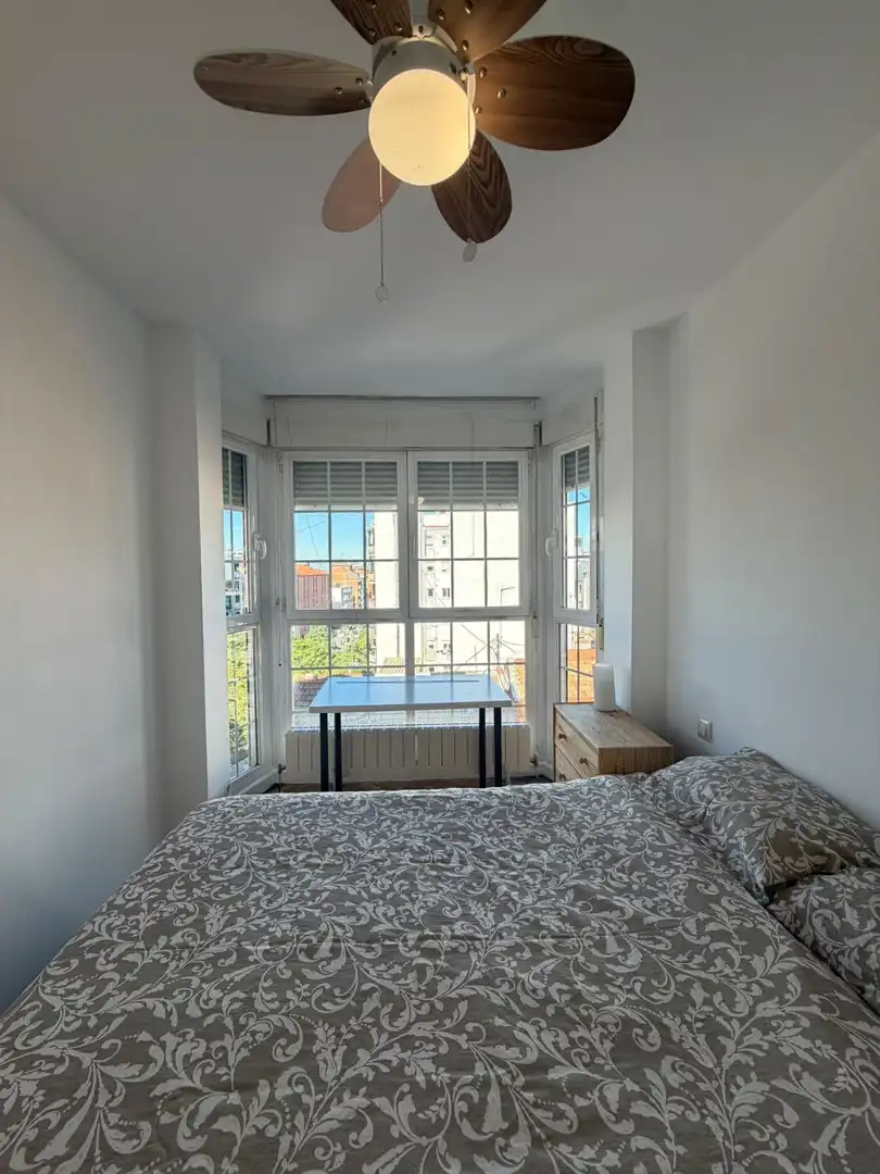 Wohnung zur Miete in Calle MARQUES DE VIANA, Valdeacederas