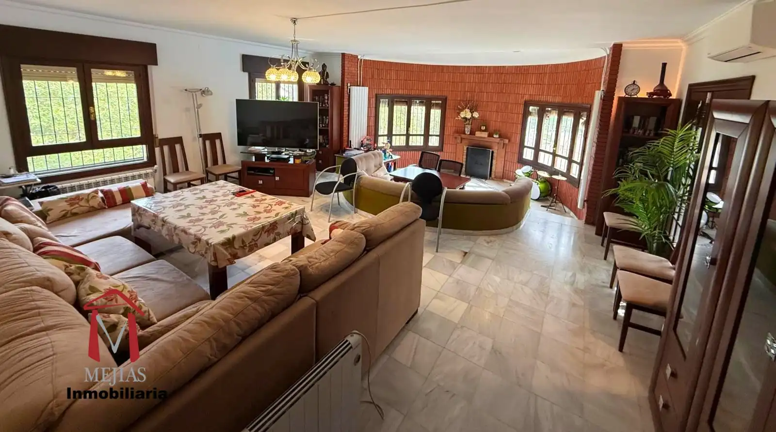 Sala d'estar de Casa o xalet en venda en Antequera amb Aire condicionat, Calefacció i Terrassa