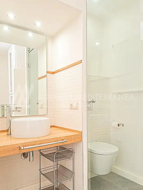Baño de Piso de alquiler en Valencia con Aire acondicionado, Calefacción y Trastero