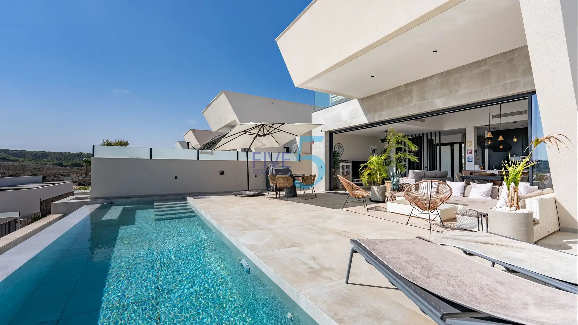 House with pool for sale in Ciudad Quesada